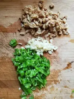 Make Pyramids and fried eggs step 1