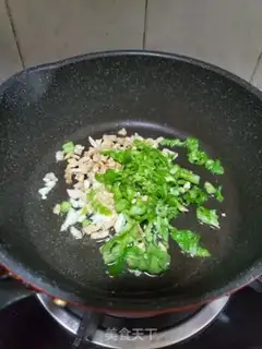 Make Pyramids and fried eggs step 2