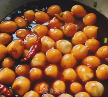 Make Red roasted quail eggs step 4