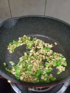 Make Pyramids and fried eggs step 3