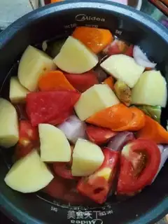 Make Homemade borscht step 3