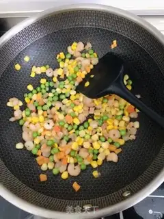 Make Corn pea shrimp step 2