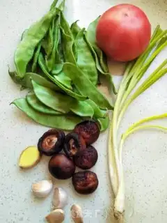 Make The mushroom tomato fried the pig