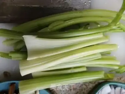 Make Celery fried beans step 0