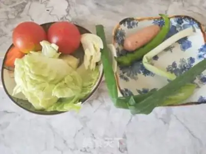 Make Tomato and cabbage step 0