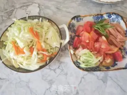 Make Tomato and cabbage step 1