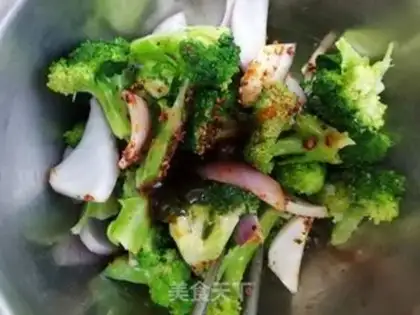 Make The broccoli mixed onions step 2
