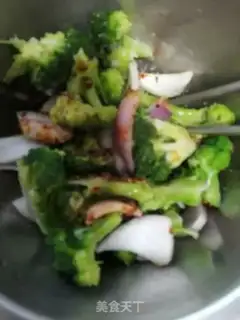 Make The broccoli mixed onions step 3