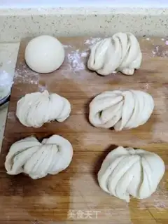 Make Pretzel rolls step 12