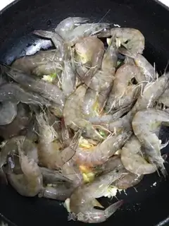Make Dry pots suck on shrimp step 4