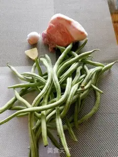 Make Spaghetti beans step 0