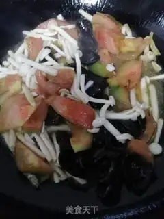 Make Tomato eggs with white mushrooms step 5