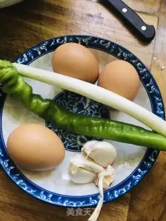 Make Eggs for noodles step 1