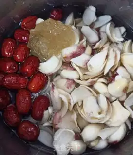 Make The red date lilies step 2