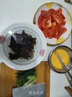 Make Tomato eggs fried wood step 0