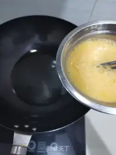 Make Tomato eggs fried wood step 1