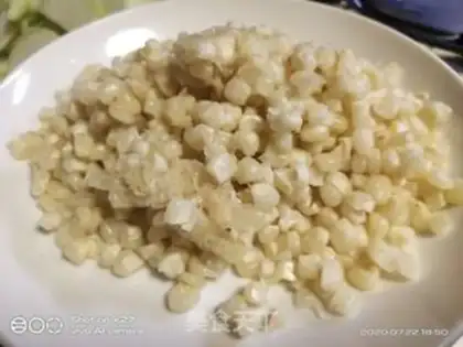 Make Shrimp pork and fried corn step 1