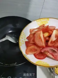 Make Tomato eggs fried wood step 2