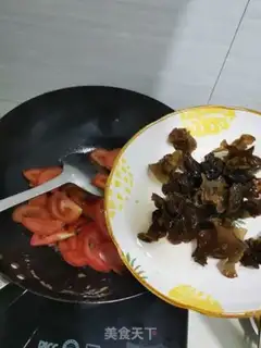 Make Tomato eggs fried wood step 3