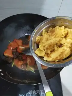 Make Tomato eggs fried wood step 5
