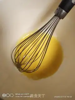 Make Red Scroll of Cake step 3