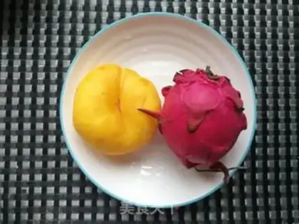 Make Flamingo poignant yogurt bowl step 0