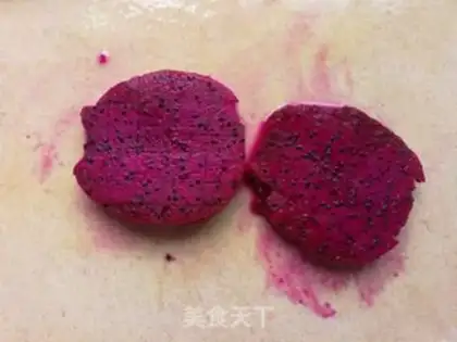 Make Flamingo poignant yogurt bowl step 2