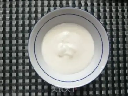Make Flamingo poignant yogurt bowl step 4