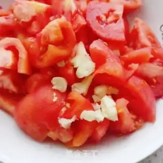 Make Tomato fried eggs step 2