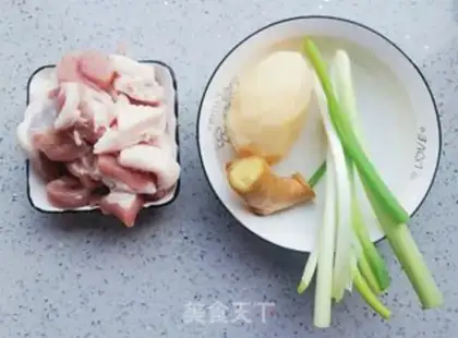 Make Liang is a meat dumpling step 2