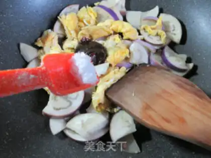 Make Duck egg and eggplant step 9