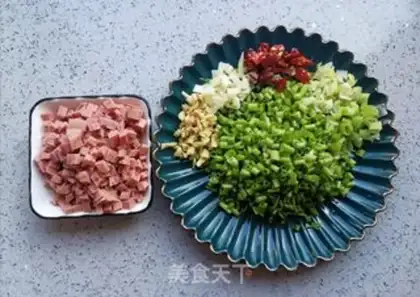 Make A carton with ham step 1