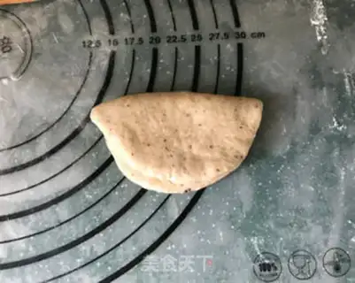Make Cranberry black and wheat toast step 10