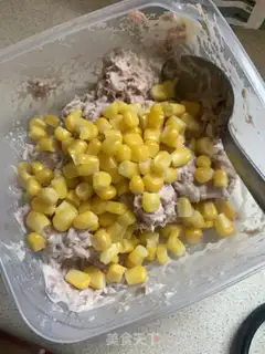 Make Eat fish and corn pasta step 1