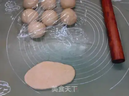 Make Peanut butter cream rose bread step 6