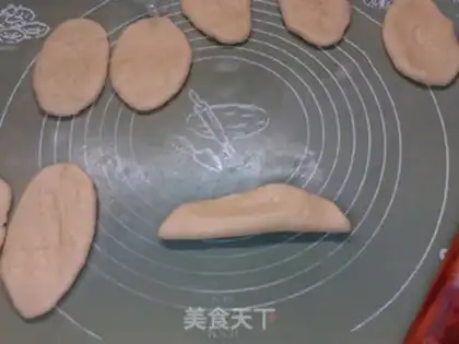 Make Peanut butter cream rose bread step 8
