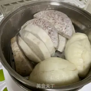 Make Potato + red bean pie step 0