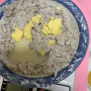 Make Potato + red bean pie step 1