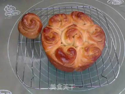 Make Peanut butter cream rose bread step 16