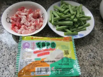 Make Five flowers, beans, tofu step 0