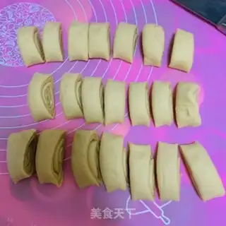 Make Potato + red bean pie step 10