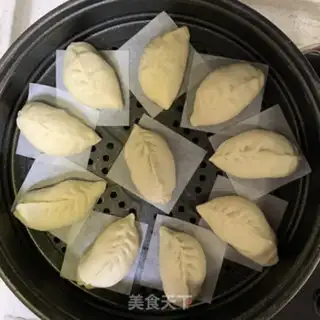 Make Spoon buns step 15