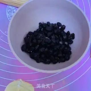 Make Potato + red bean pie step 14