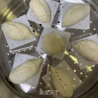 Make Spoon buns step 16