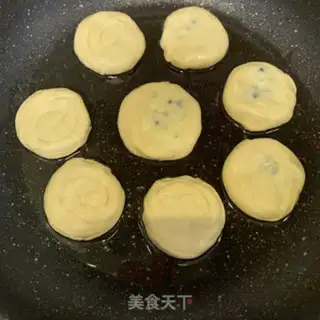 Make Potato + red bean pie step 15