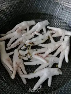 Make Sour chicken claws step 0