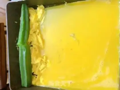 Make Autumn thick egg sandwich step 1
