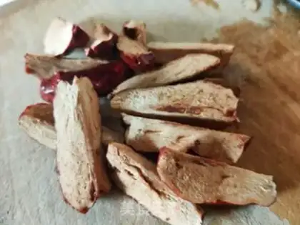 Make The silver spoon of red dates step 1