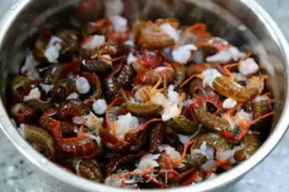 Make Garlic lobster tail step 2
