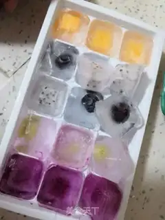 Make Colored fruit ice step 3